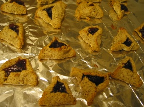 Almond meal-based low-carb hamantaschen